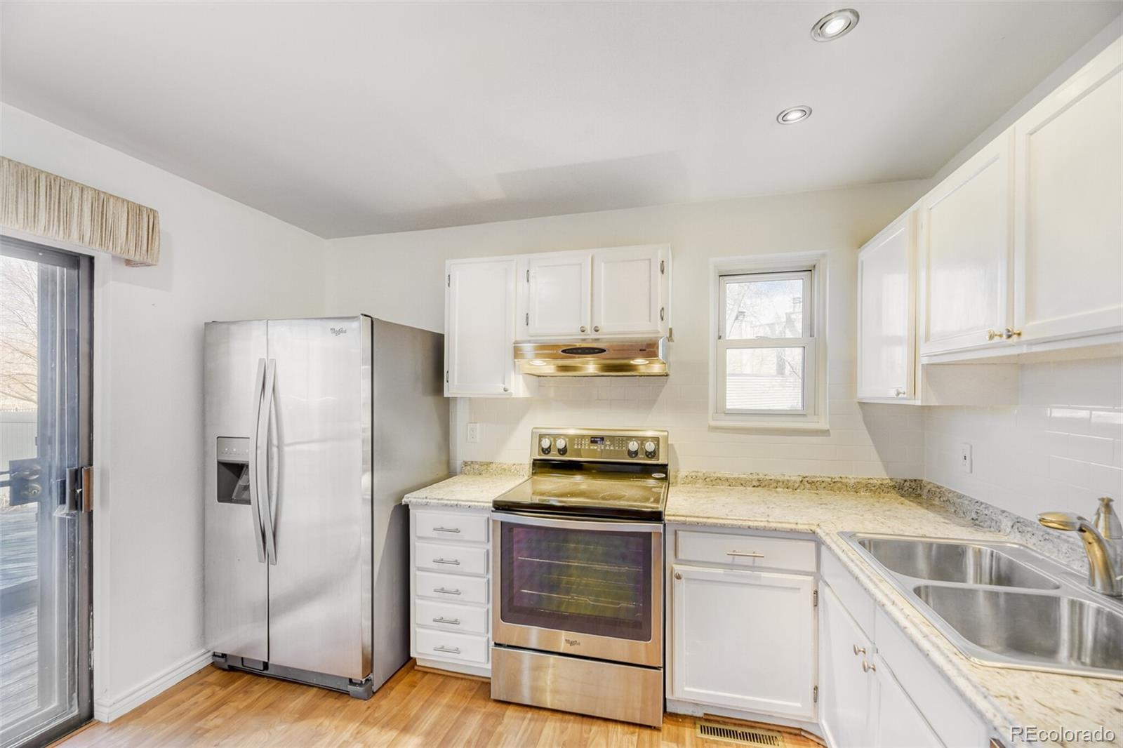 1160 S Clinton Street Unit: 40