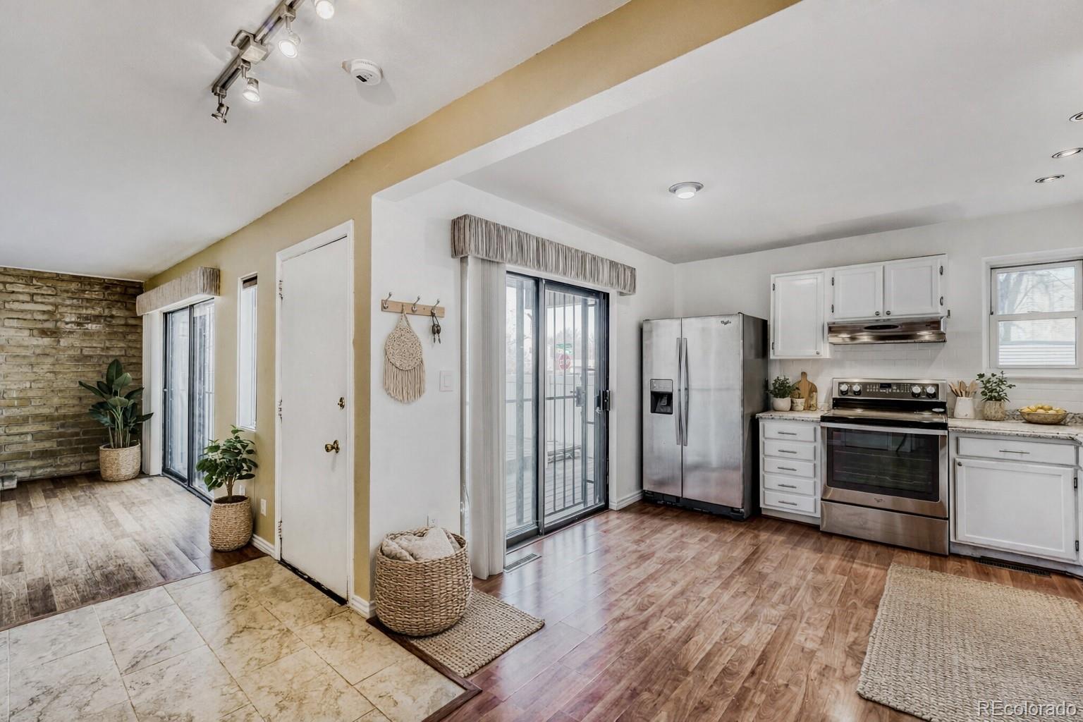 1160 S Clinton Street Unit: 40