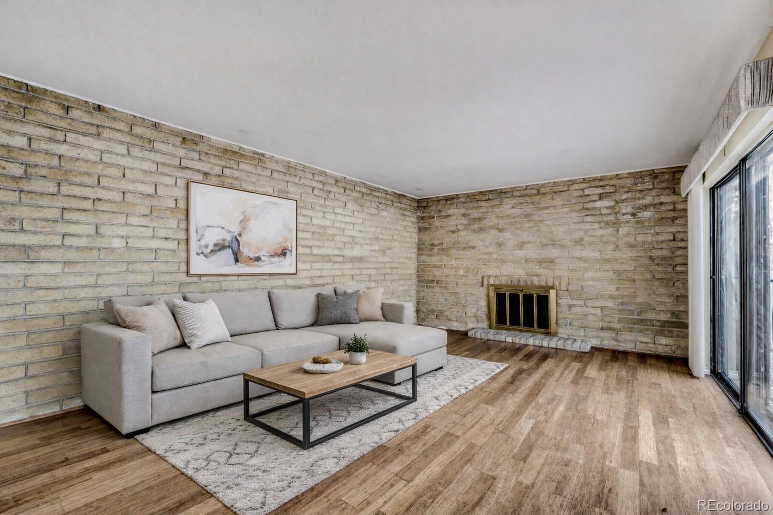 1160 S Clinton Street Unit: 40