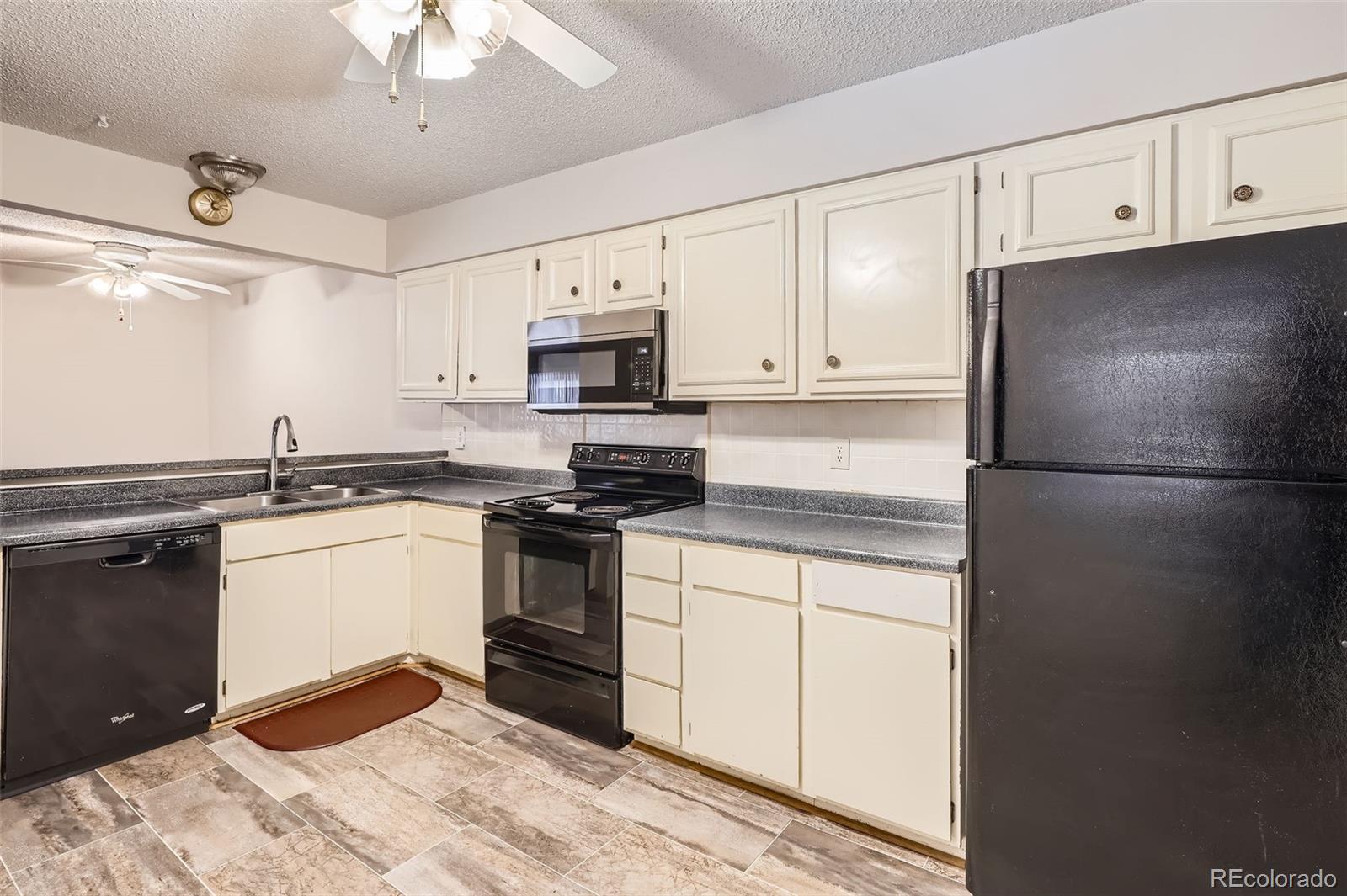 2215 E Geddes Avenue Unit: P08