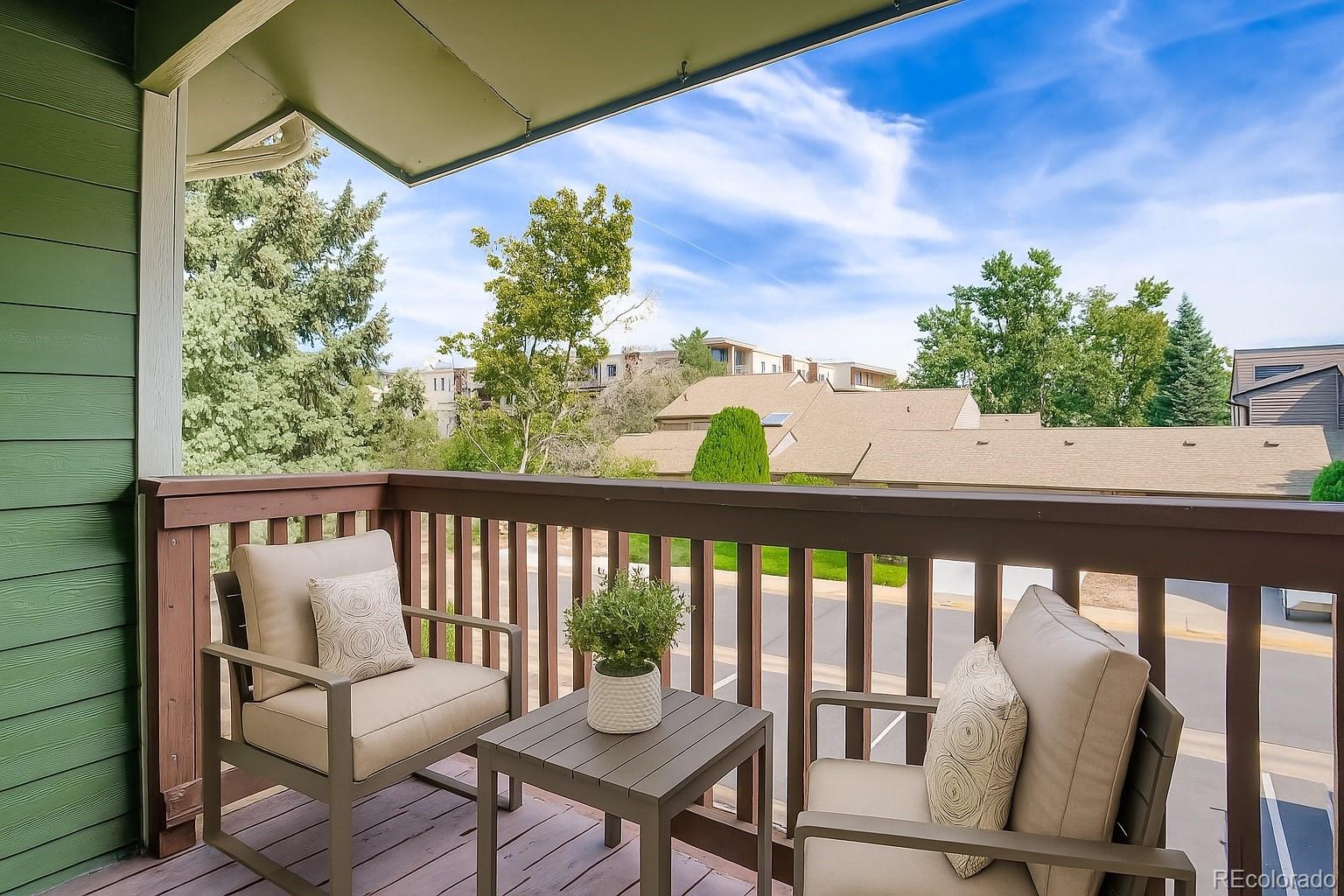 540 S Forest Street Unit: 3-204