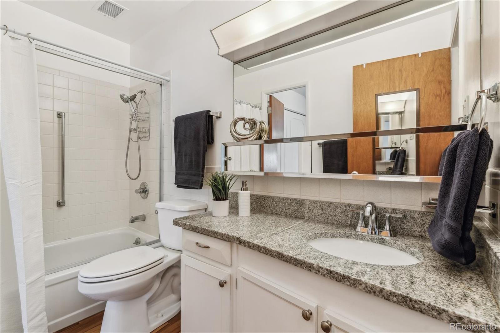 610 S Alton Way Unit: 8D