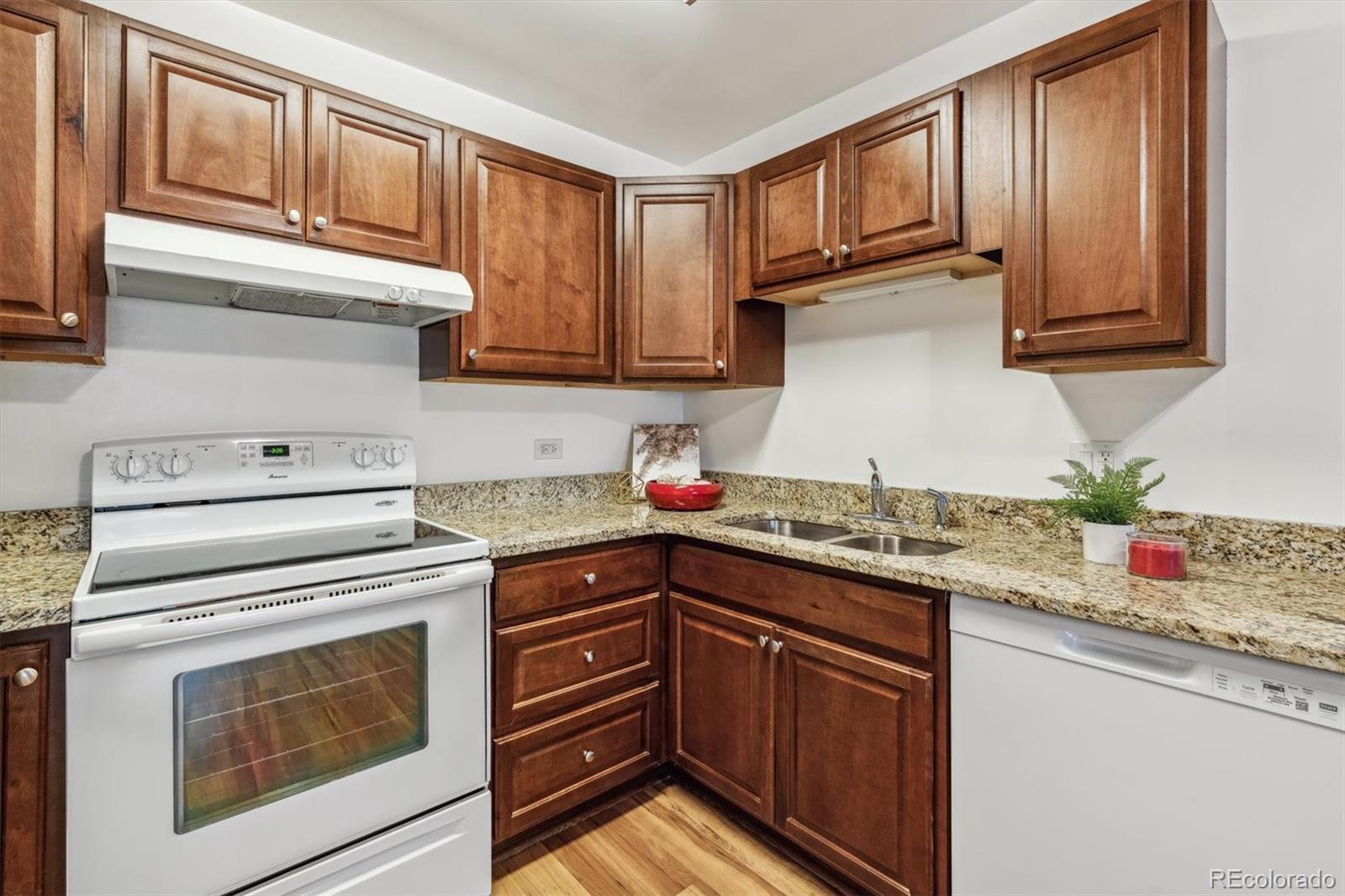 610 S Alton Way Unit: 8D