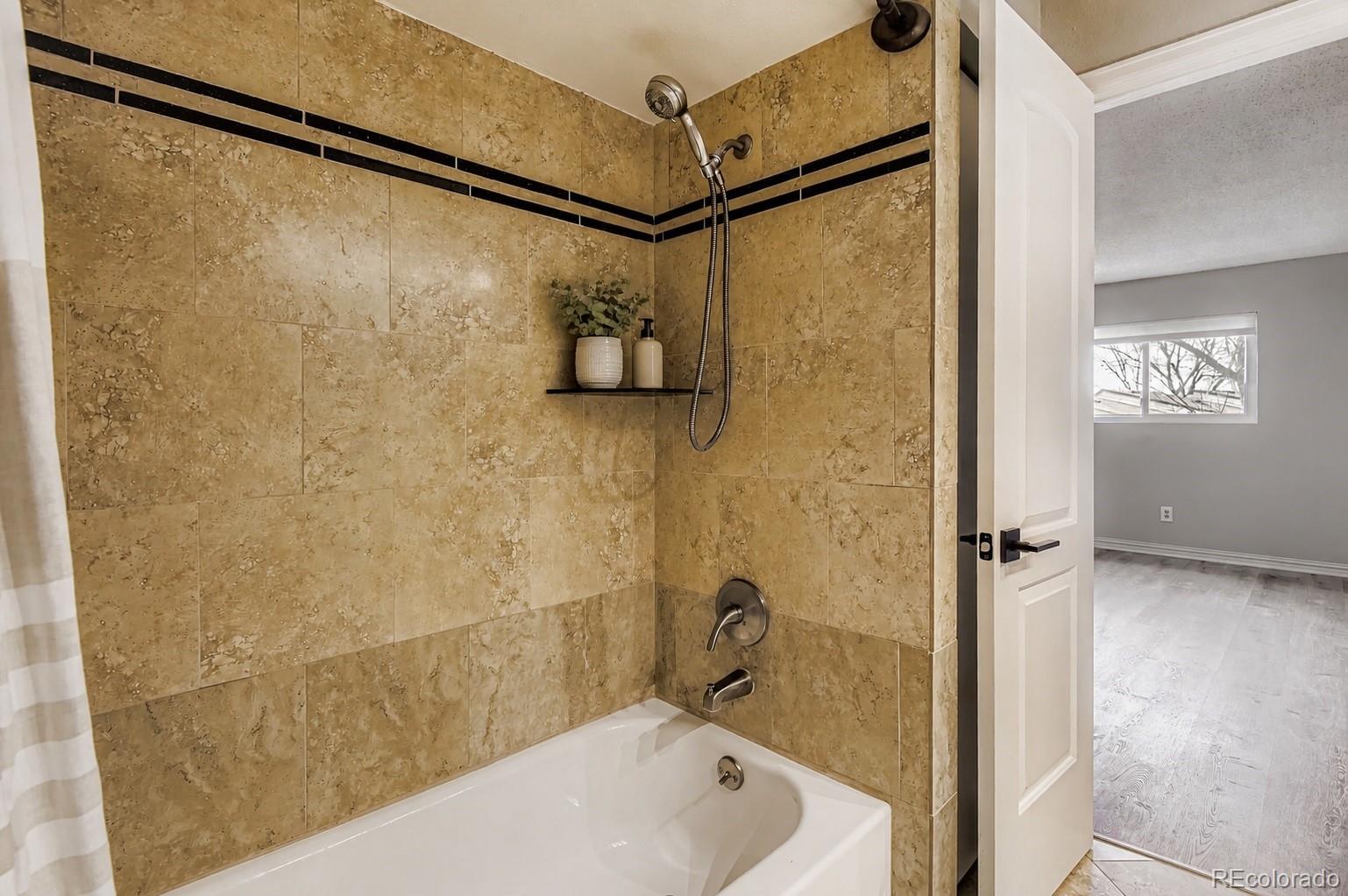 1060 S Parker Road Unit: 25