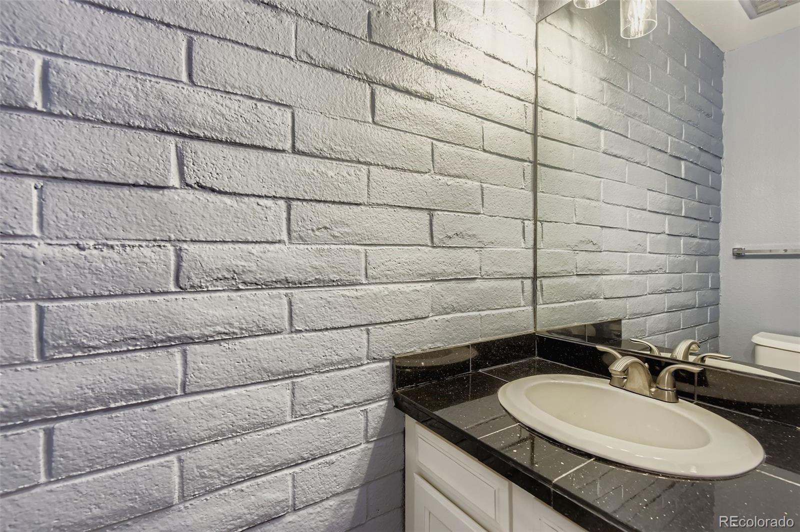 1060 S Parker Road Unit: 25