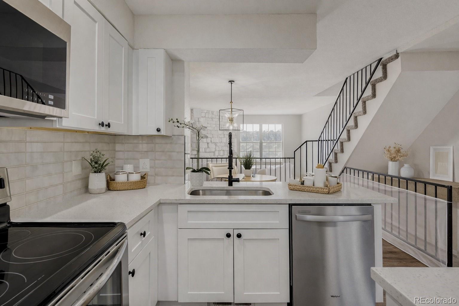 9423 W Ontario Drive