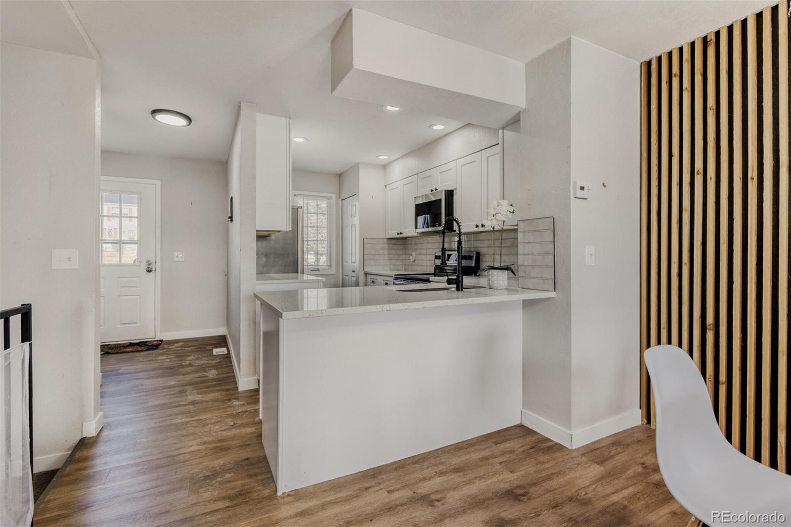 9423 W Ontario Drive