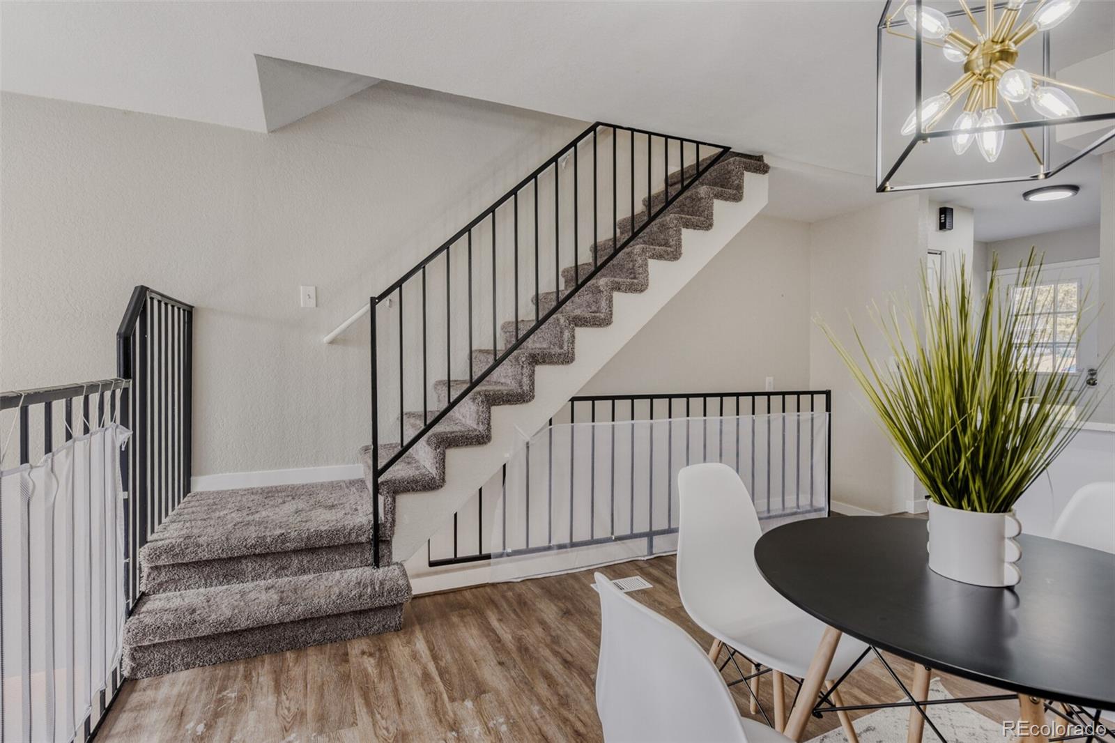 9423 W Ontario Drive