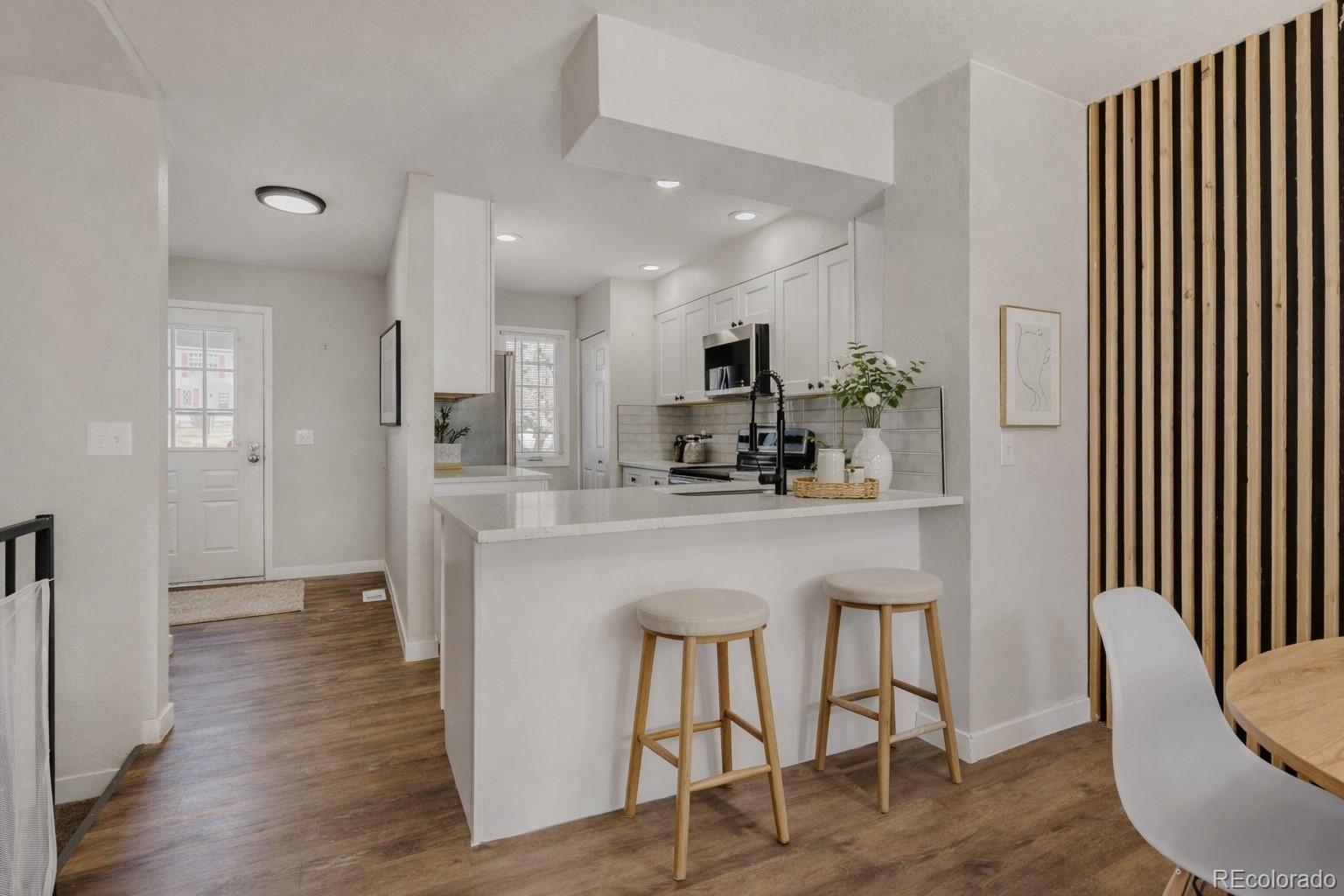 9423 W Ontario Drive