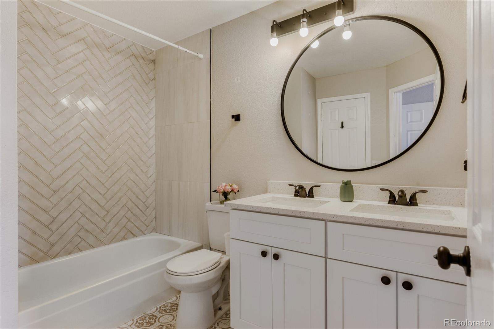 9423 W Ontario Drive