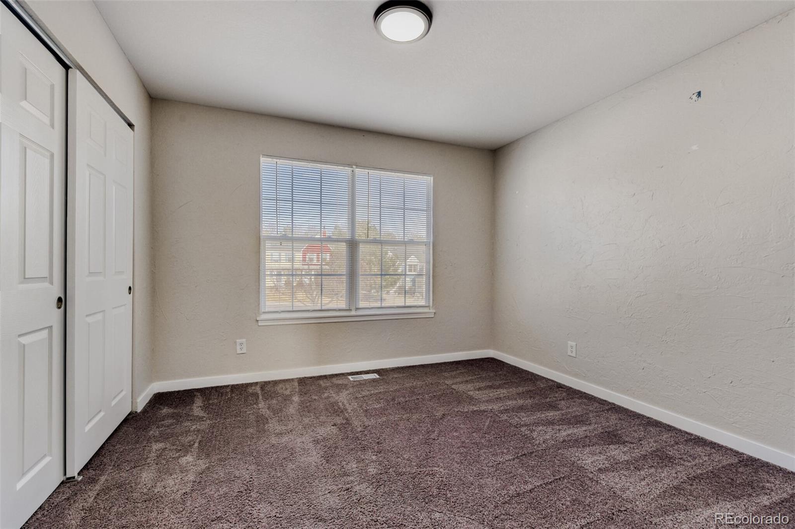 9423 W Ontario Drive