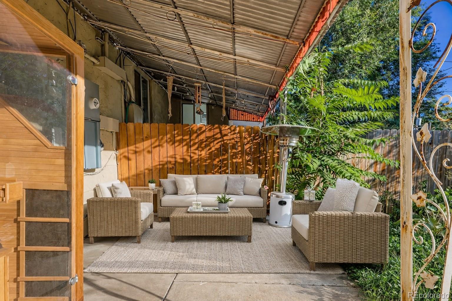 3314 N Josephine Street