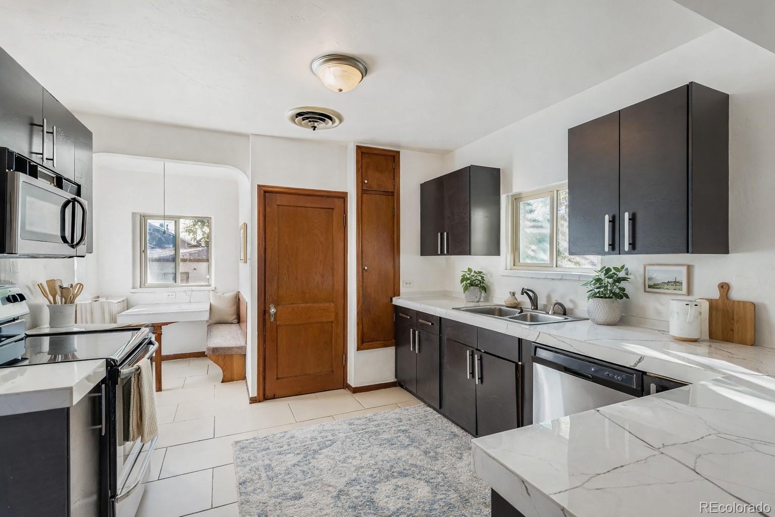 3314 N Josephine Street