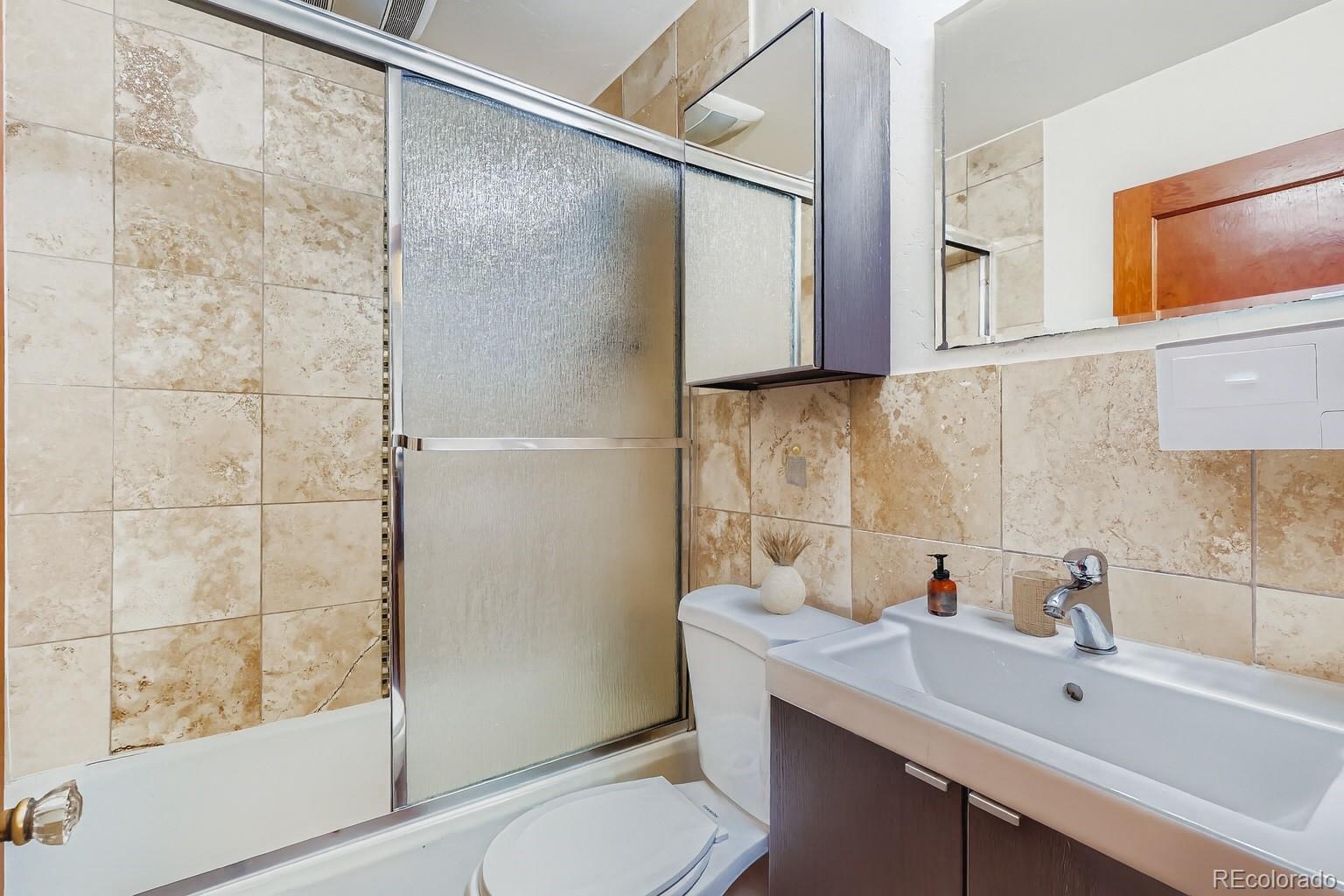 3314 N Josephine Street