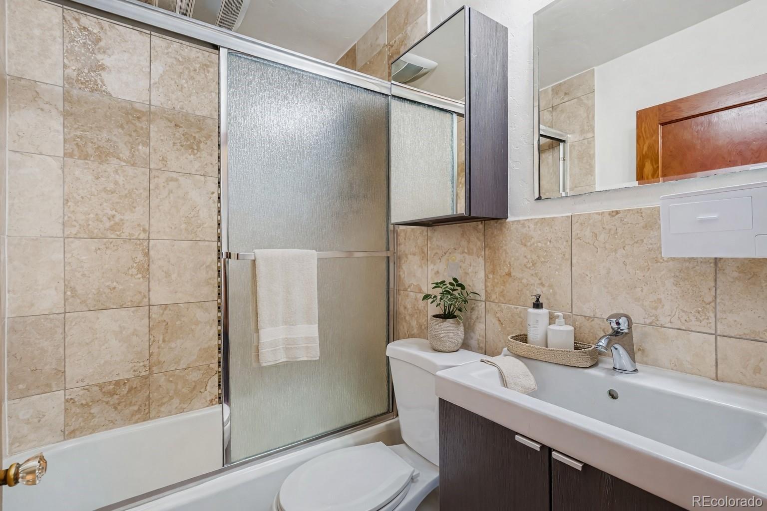 3314 N Josephine Street