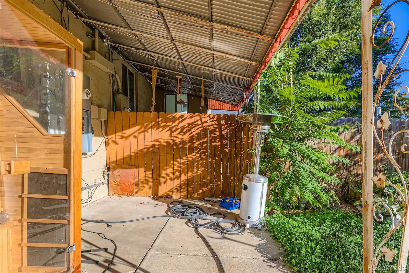 3314 N Josephine Street