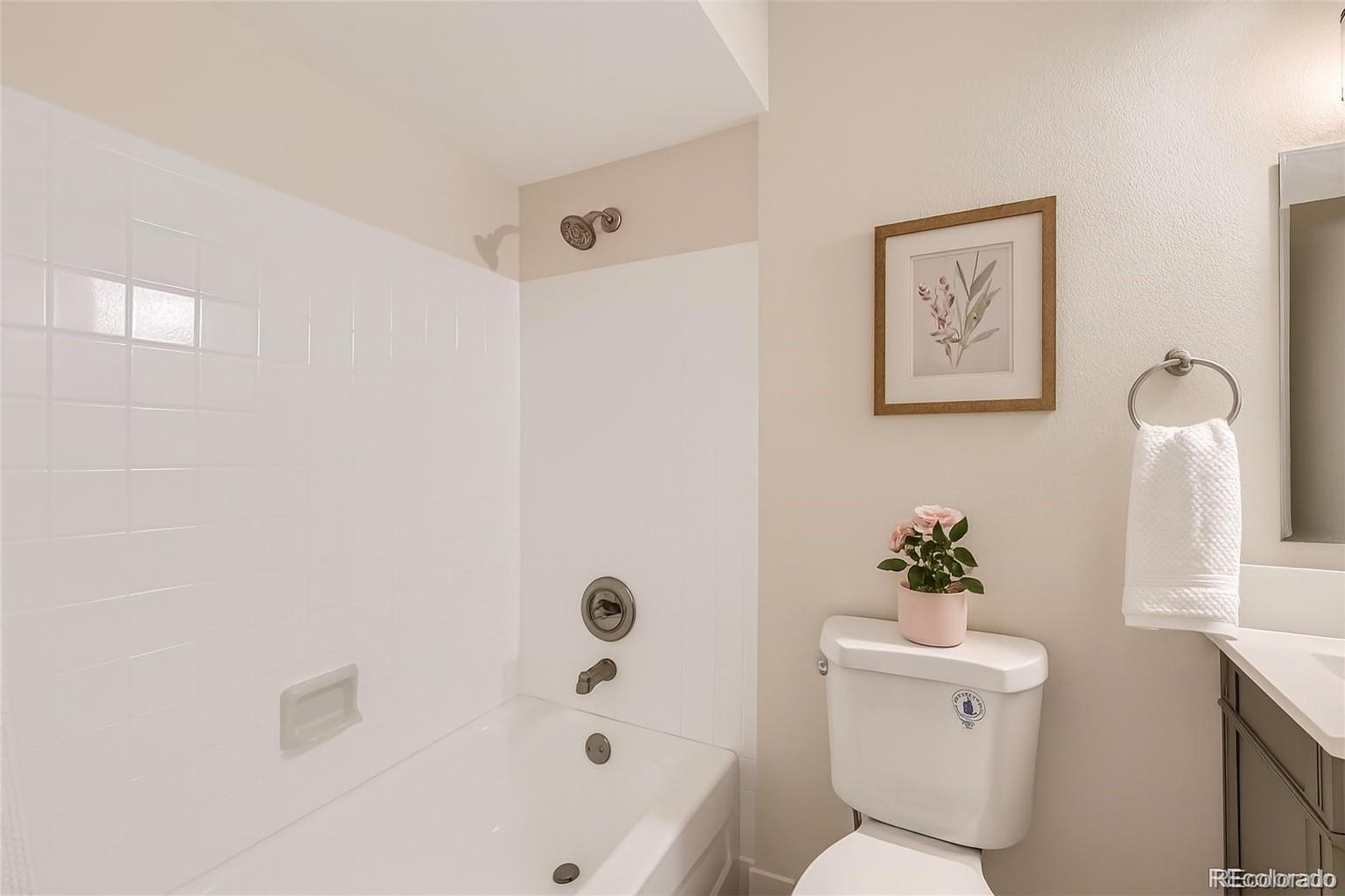 909 S Dawson Way Unit: 2