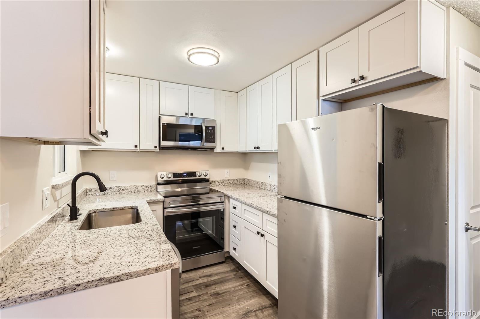 909 S Dawson Way Unit: 2