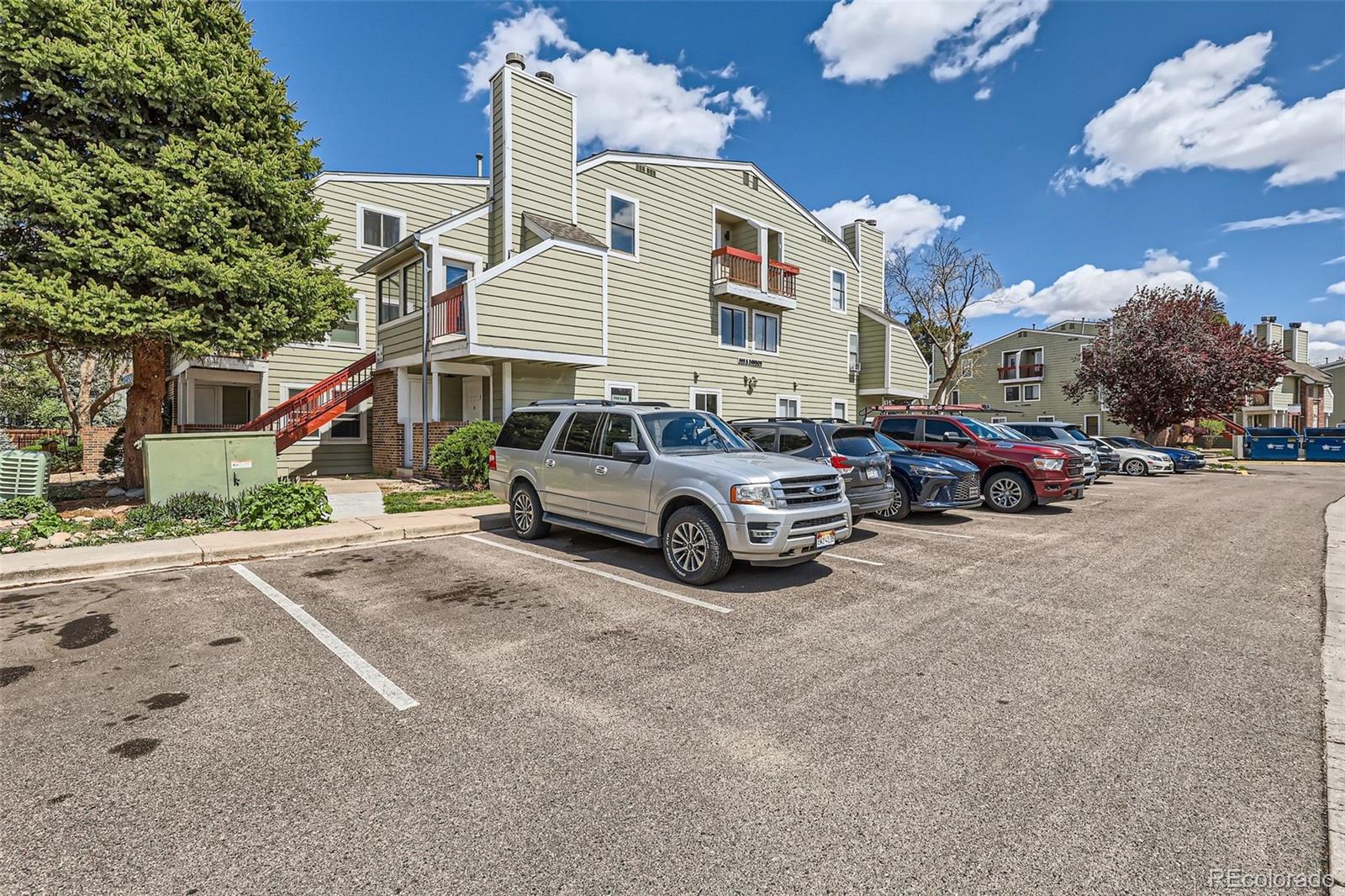 909 S Dawson Way Unit: 2