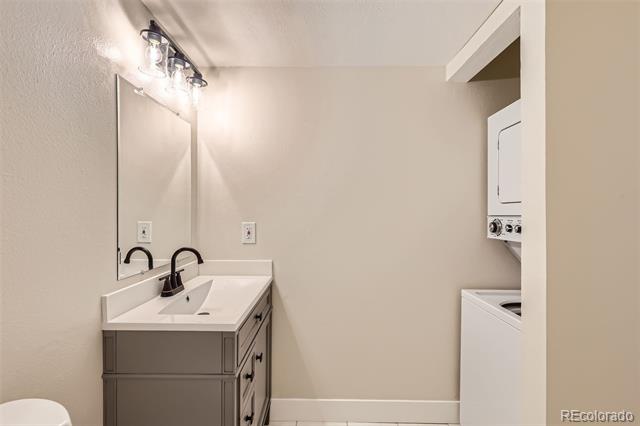 909 S Dawson Way Unit: 2