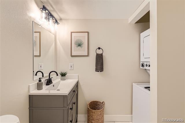 909 S Dawson Way Unit: 2