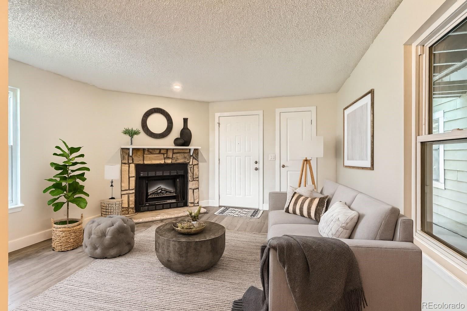 909 S Dawson Way Unit: 2