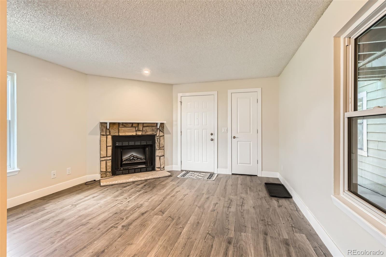 909 S Dawson Way Unit: 2