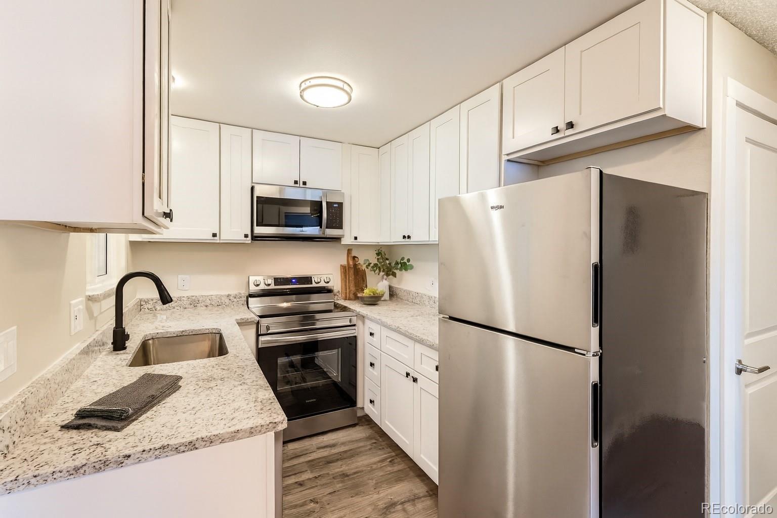 909 S Dawson Way Unit: 2