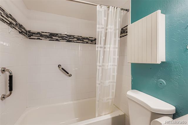 1366 Garfield Street Unit: 209