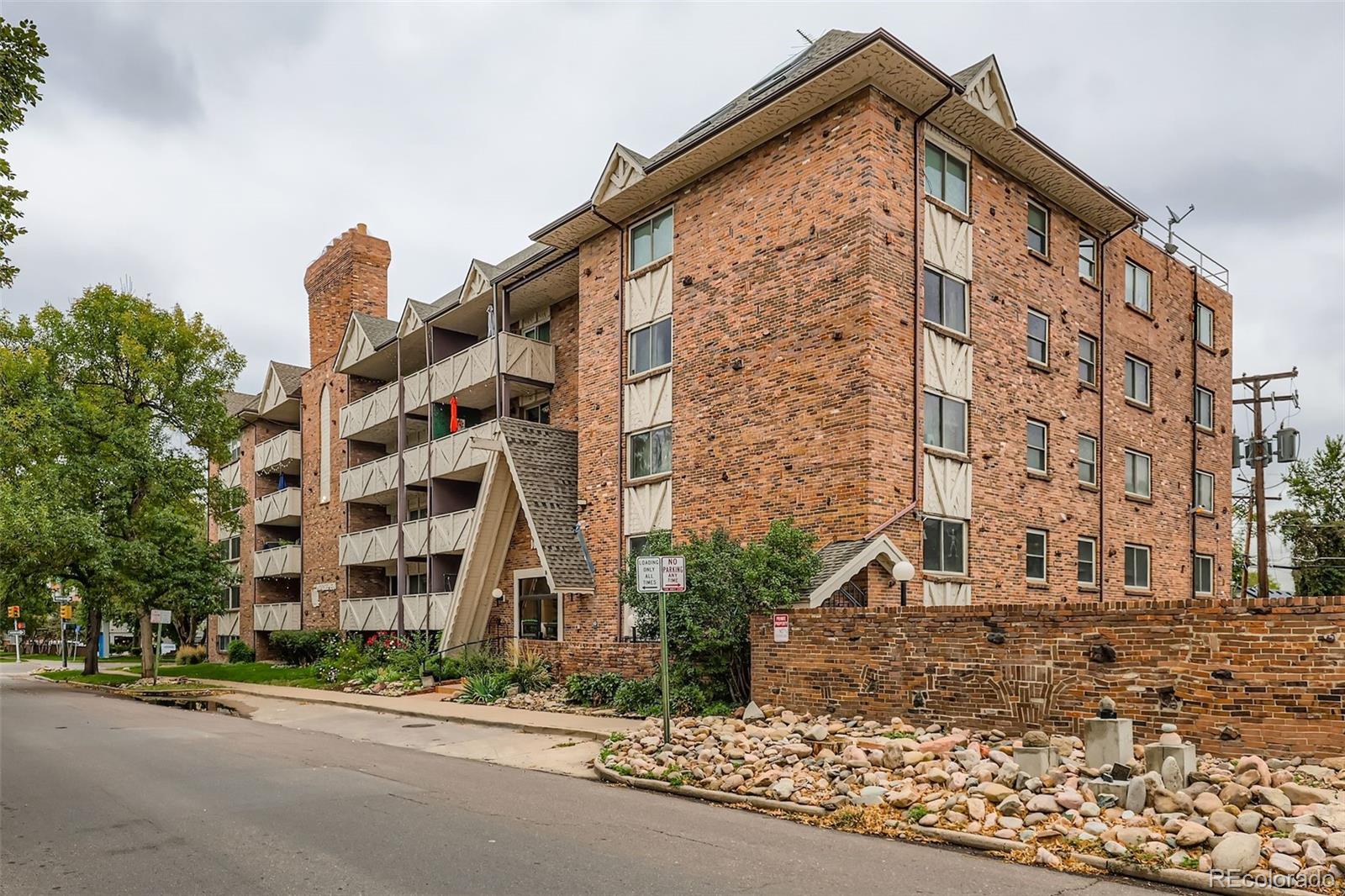 1366 Garfield Street Unit: 209