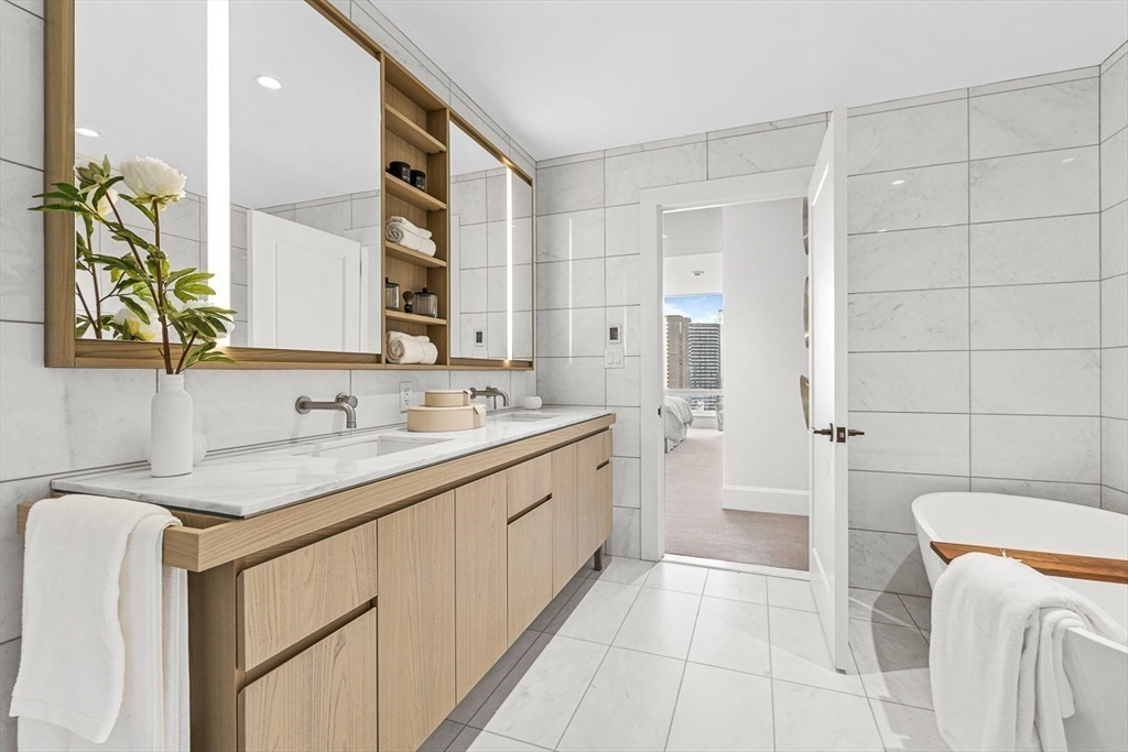 430 Stuart # 25A
