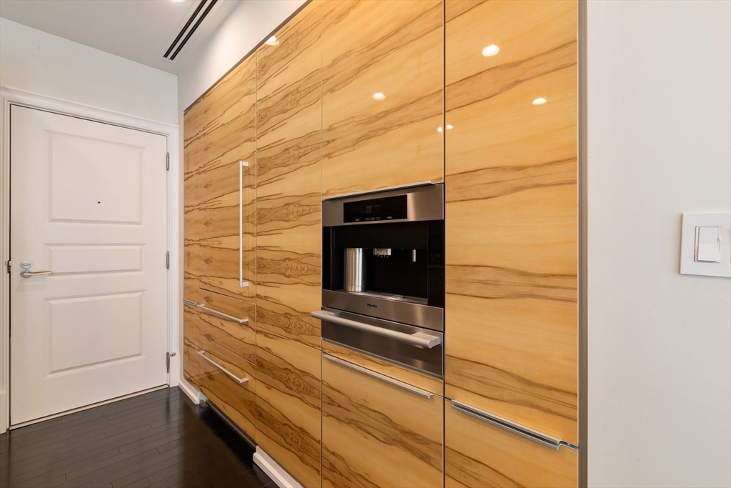 776 Boylston St Unit: PH1D