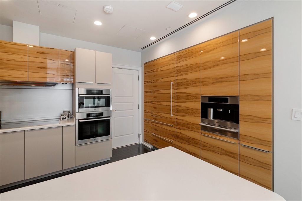 776 Boylston St Unit: PH1D