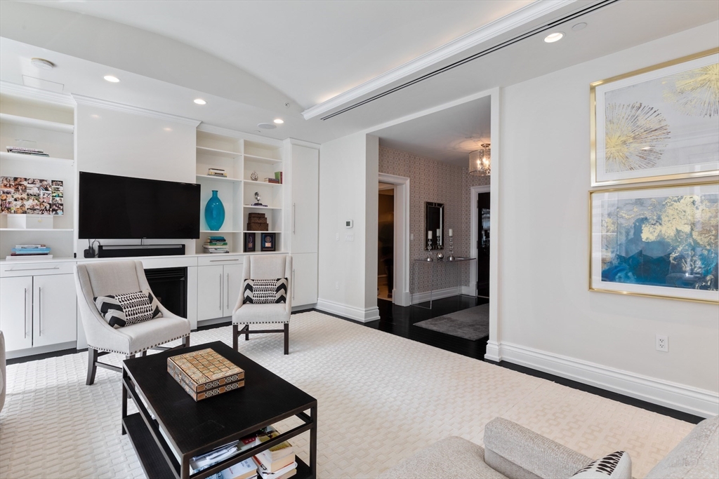 776 Boylston St Unit: PH1D