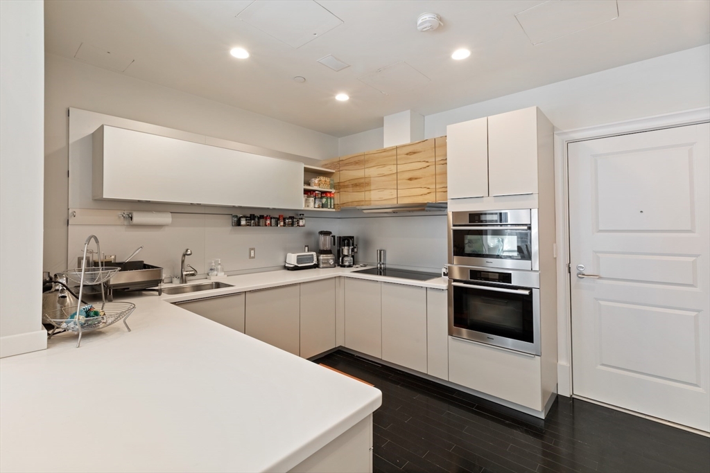 776 Boylston St Unit: PH1D