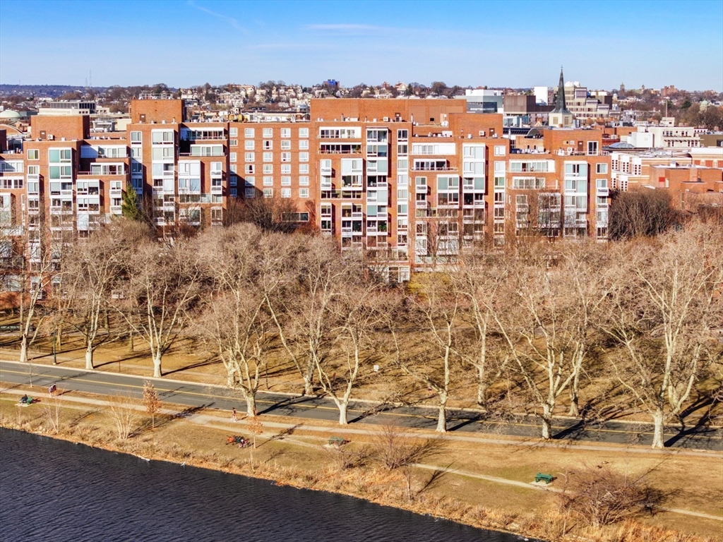 975 Memorial Drive # 1105