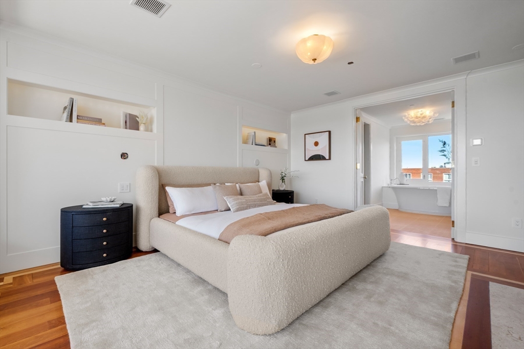 975 Memorial Drive # 1105