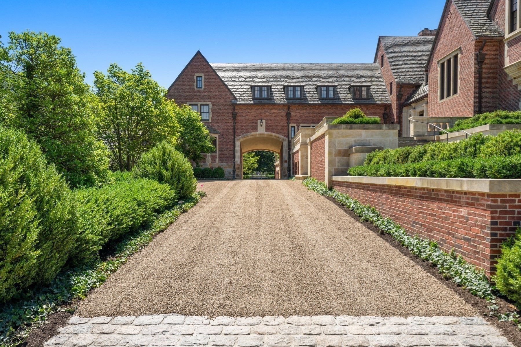 4 Willow Road