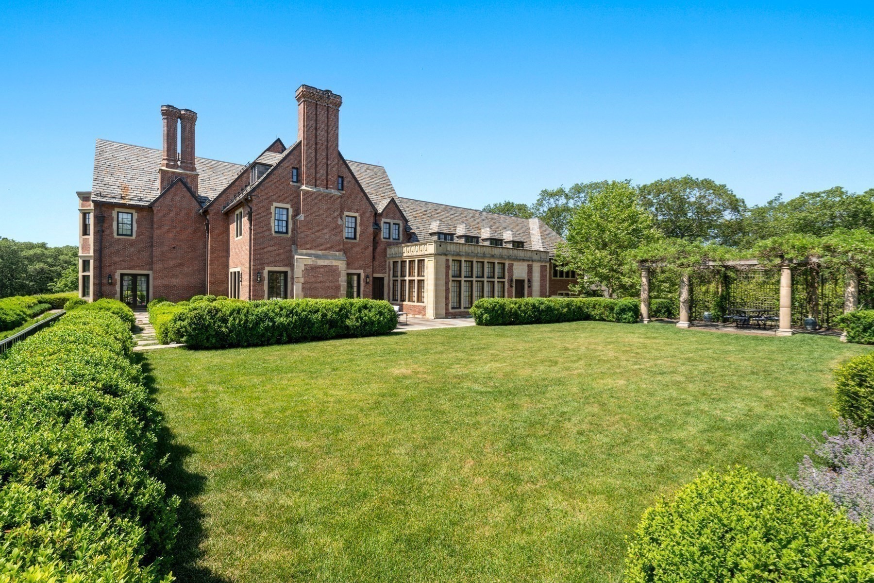 4 Willow Road