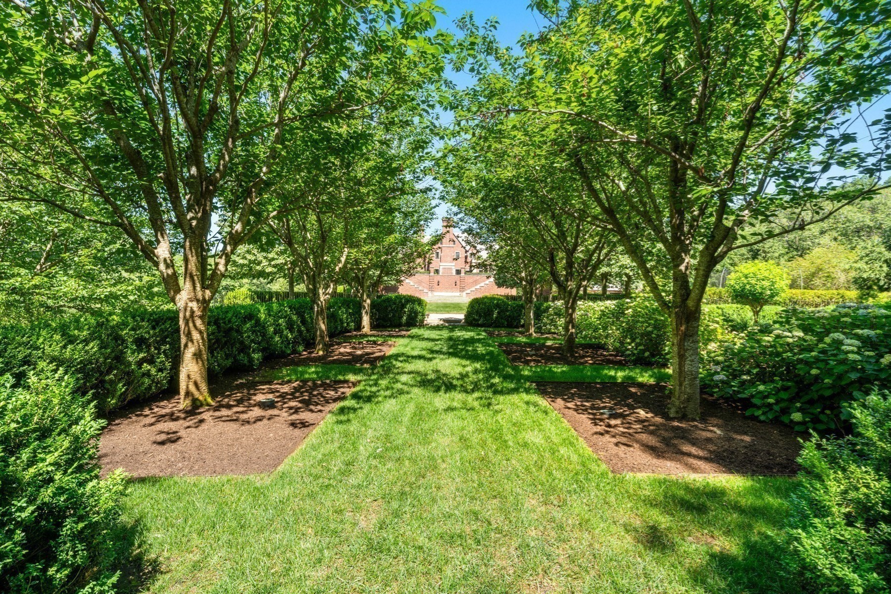4 Willow Road