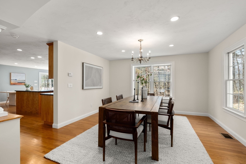 7 Crest Circle