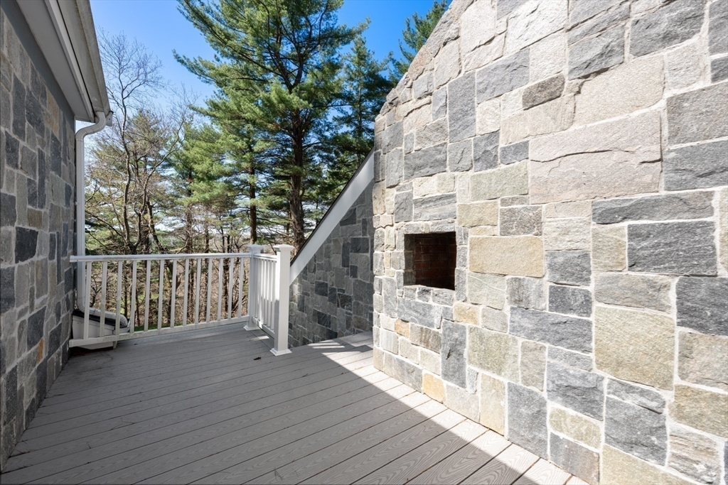 40 Hobbs Brook Road