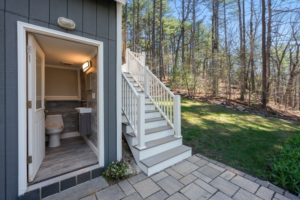 40 Hobbs Brook Road