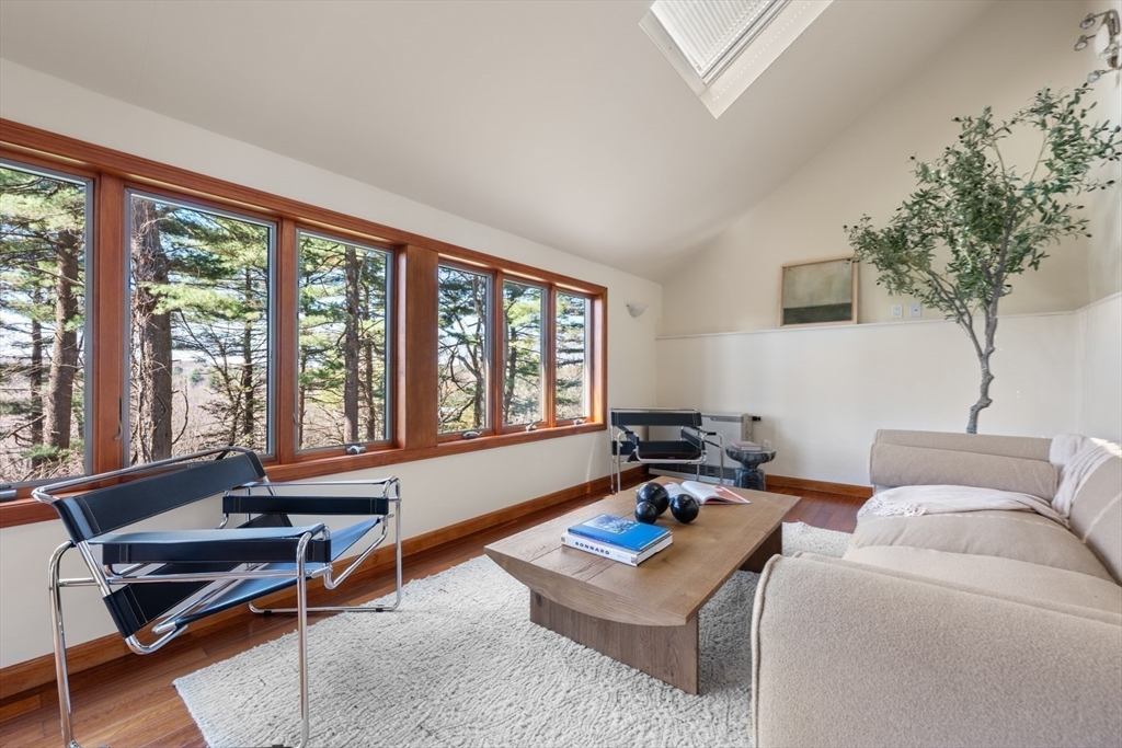 40 Hobbs Brook Road