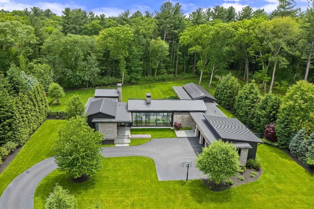 63 Sylvan Ln