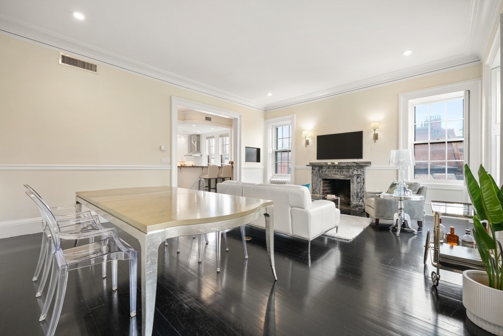 285 Clarendon St # 4