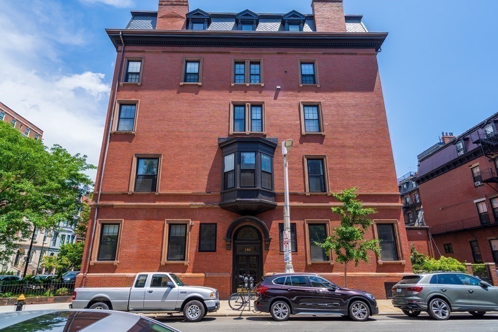 285 Clarendon St # 4
