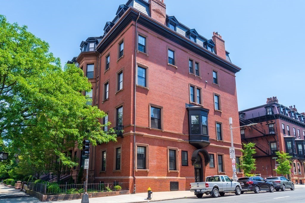 285 Clarendon St # 4