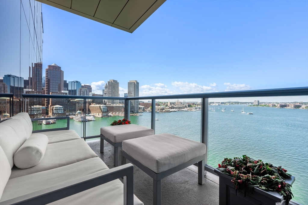 22 Liberty Dr # 11C