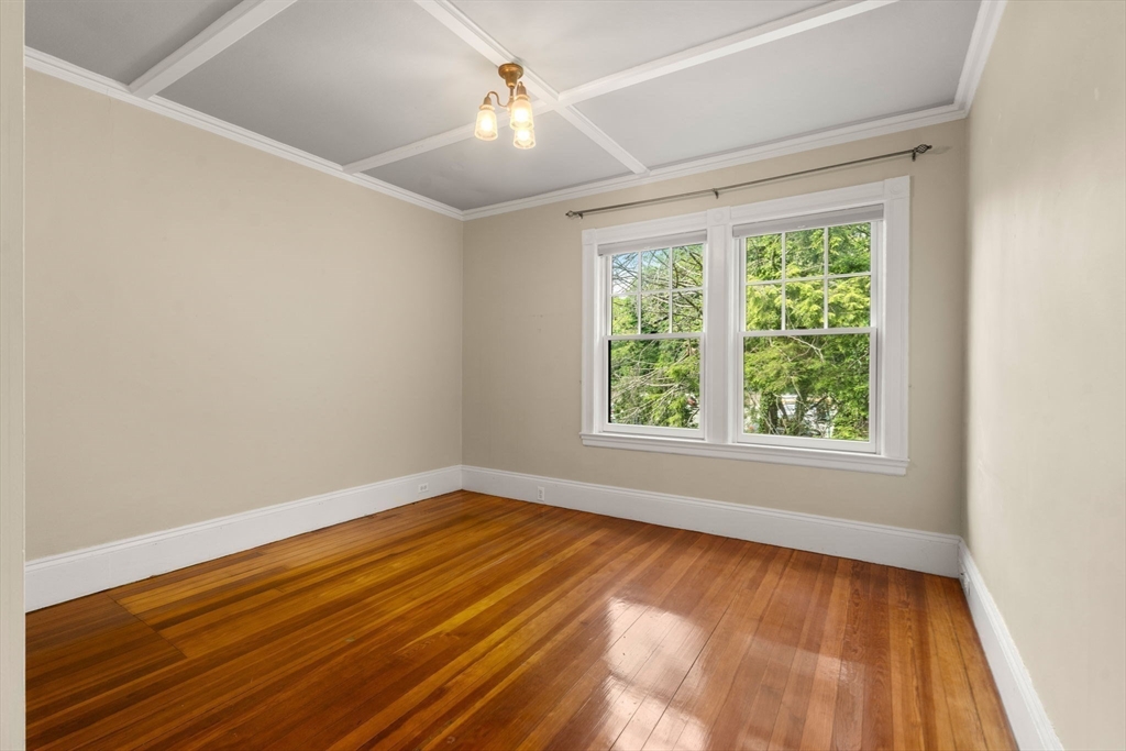 18 Eaton Ct # 18